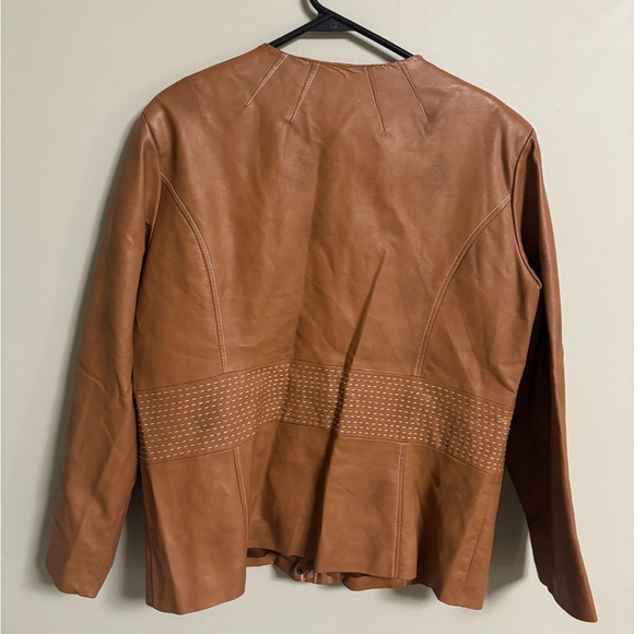 Chico's Faux Leather Tan Brown Zip Up Jacket Blazer Size 3/ XL Moto - Picture 2 of 10